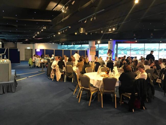 blind-test-soiree-entreprise-repas Un blind test musical pour votre soirée d'entreprise